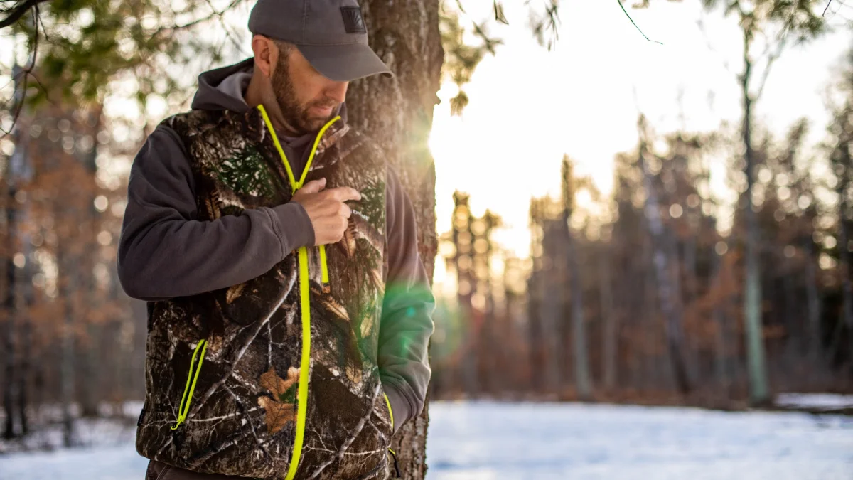 How Businesses Can Choose Insulated Vests for Outdoor Teams